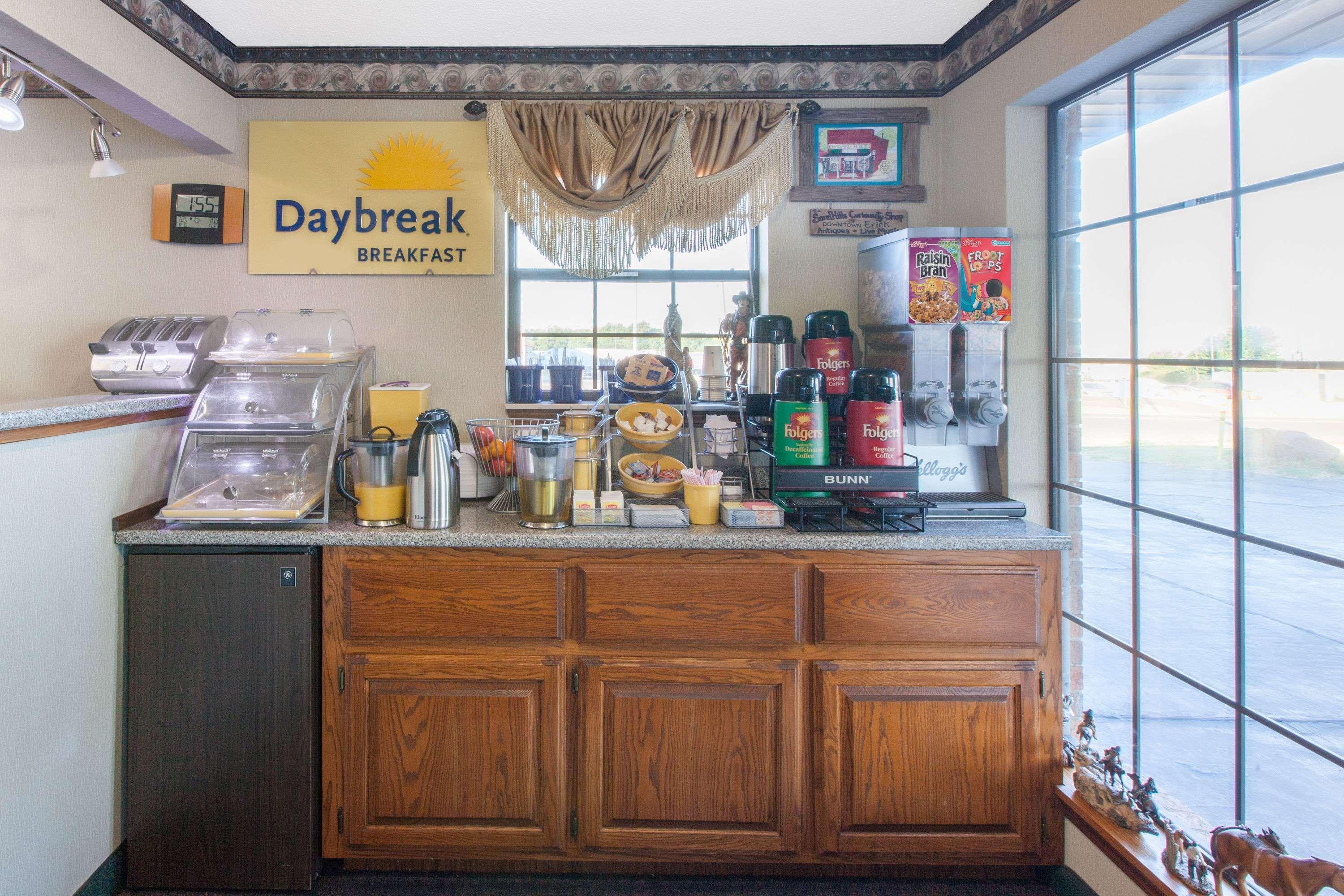 Days Inn By Wyndham Erick Экстерьер фото